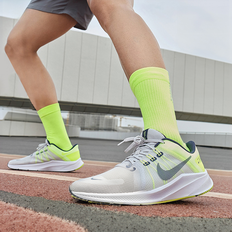 حذاء نايك للجري كويست 4 رياضي للرجال DA1105