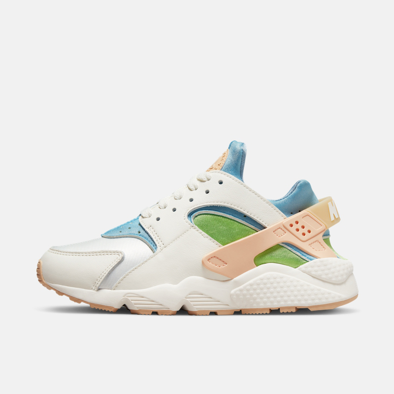 حذاء رياضي نسائي من نايك Air Huarache SE DQ0117