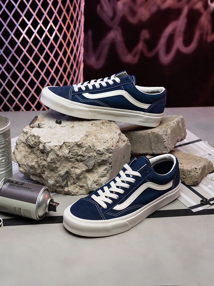 فانز حذاء تزلج أمريكي كلاسيكي بلون الأزرق الهادئ للرجال والنساء