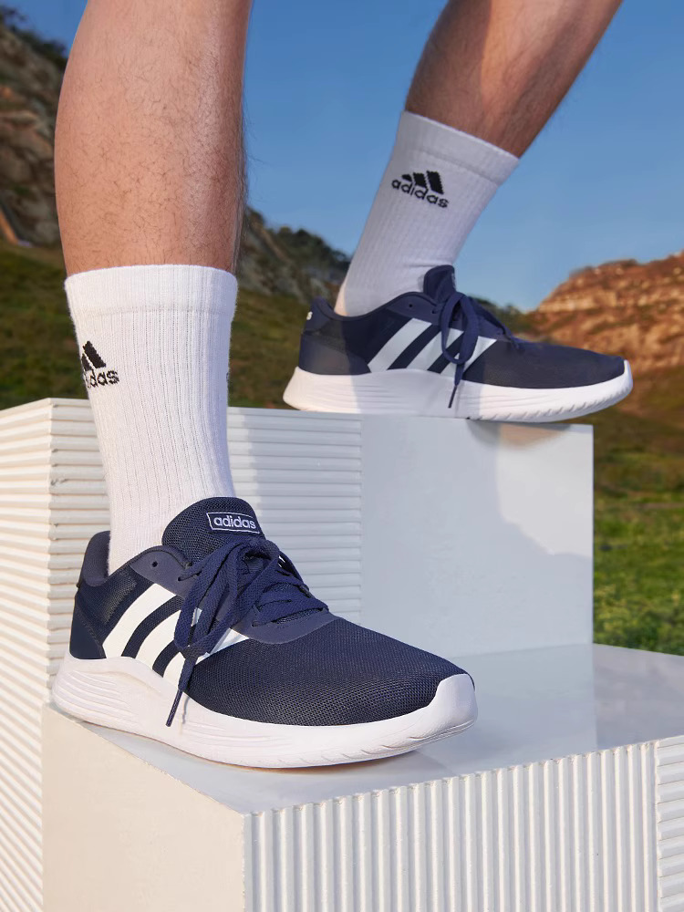 حذاء رياضي خفيف LITE RACER للرجال كاجوال مريح من أديداس FZ0392