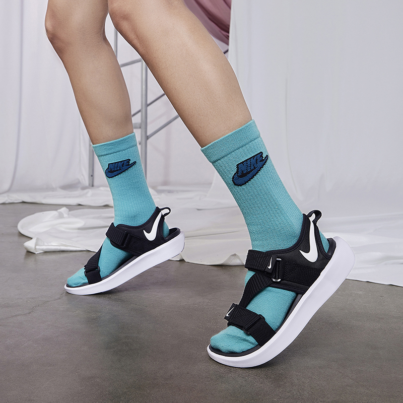 صندل نايك النسائي الخفيفة DJ6607