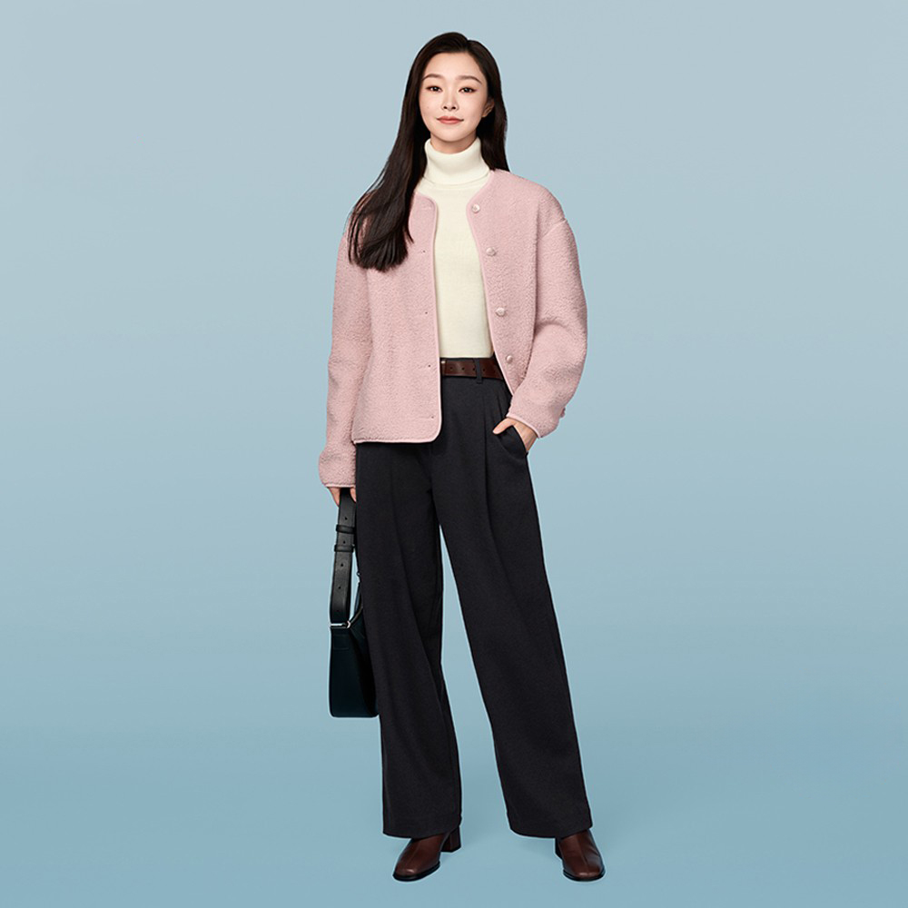 سترة نسائية من Uniqlo مصنوعة من صوف الشيربا القطبي المقلد برقبة دائرية وأكمام طويلة 461660